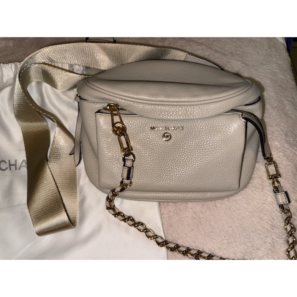 NWT Michael Kors Slater Gray Medium Sling Pack Messenger